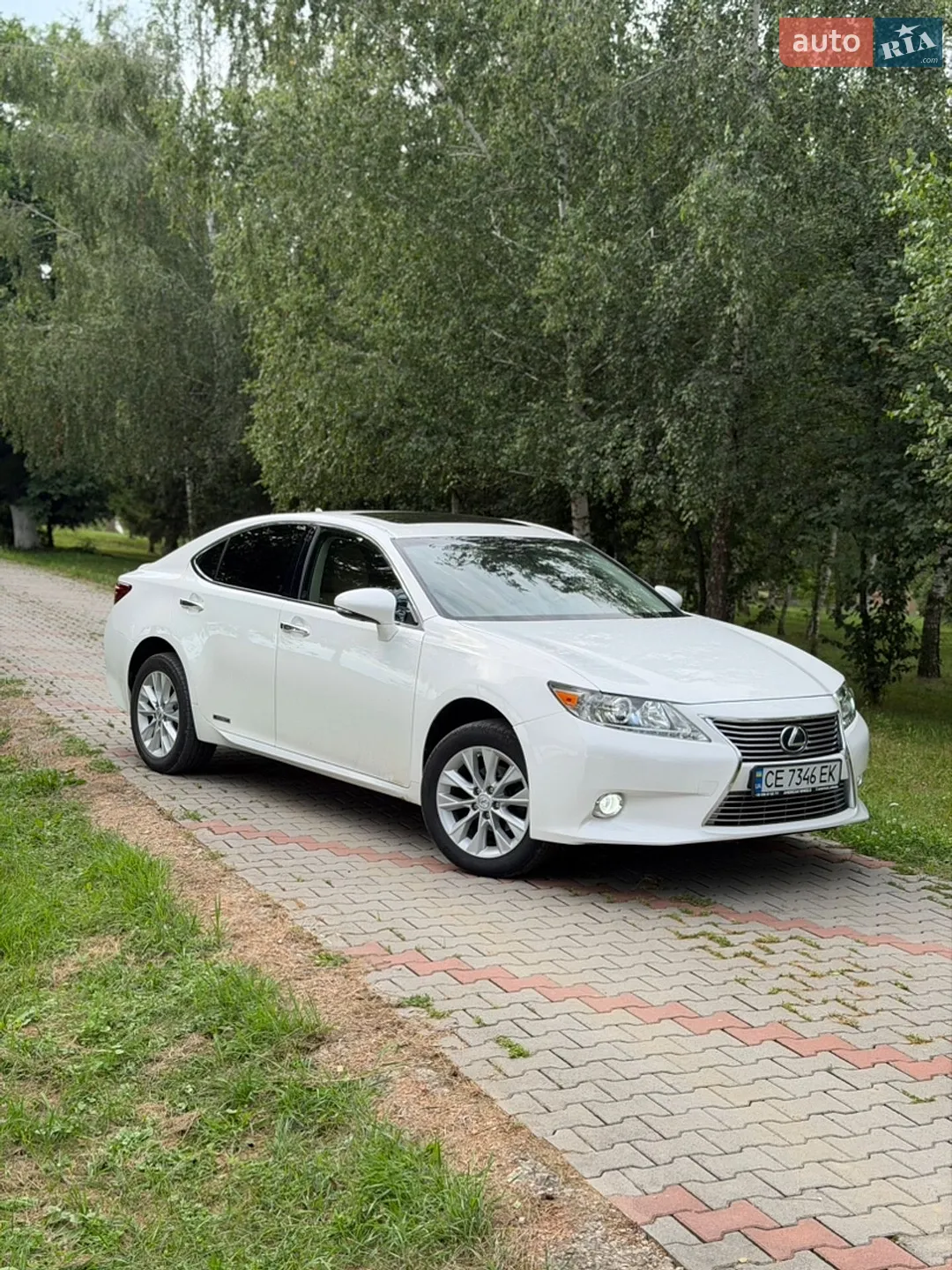 Lexus ES, 2012