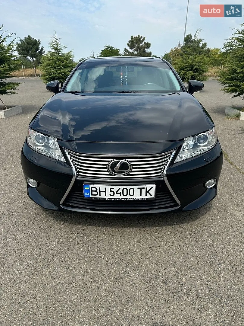 Lexus ES, 2013