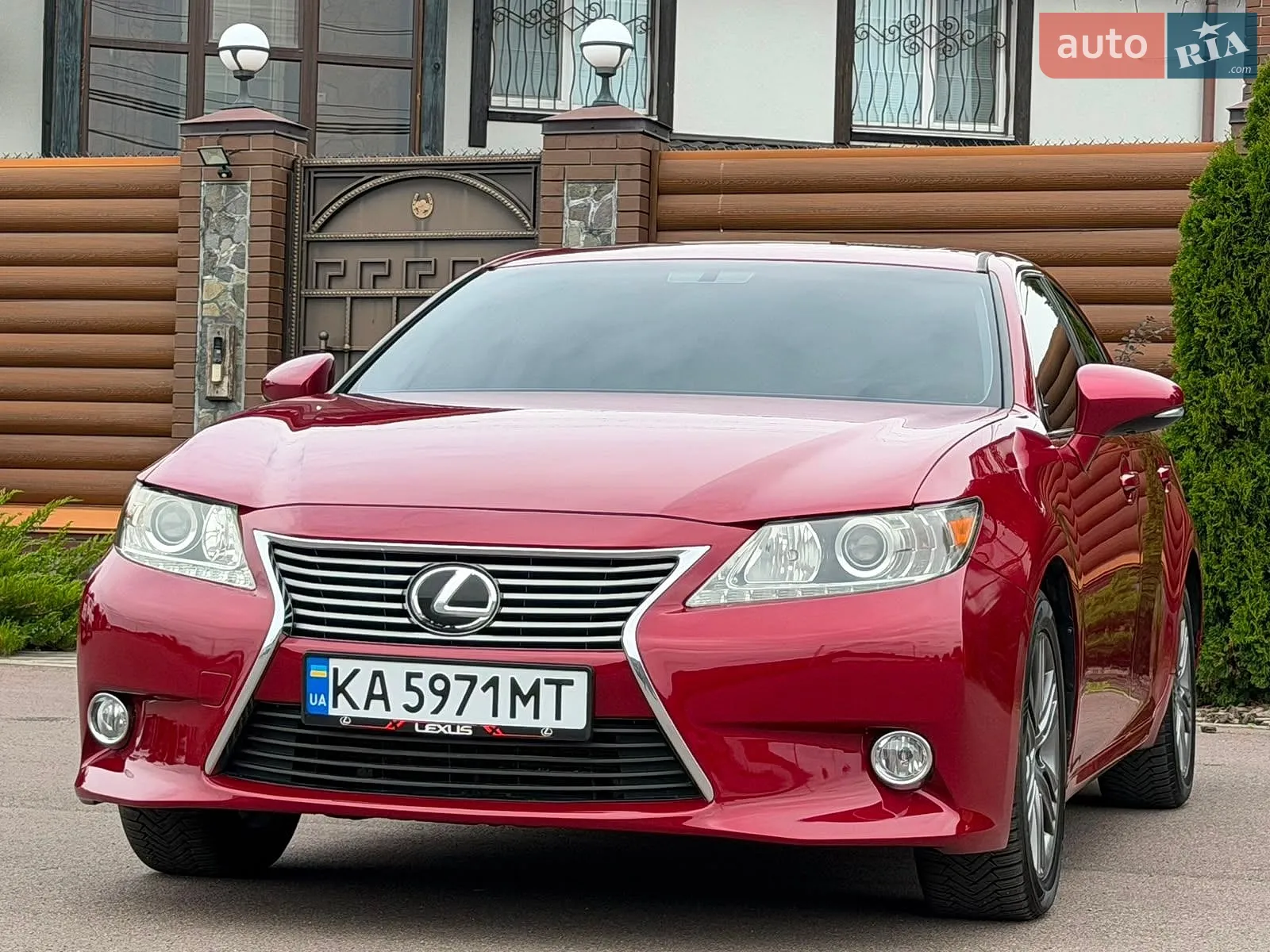 Lexus ES, 2013