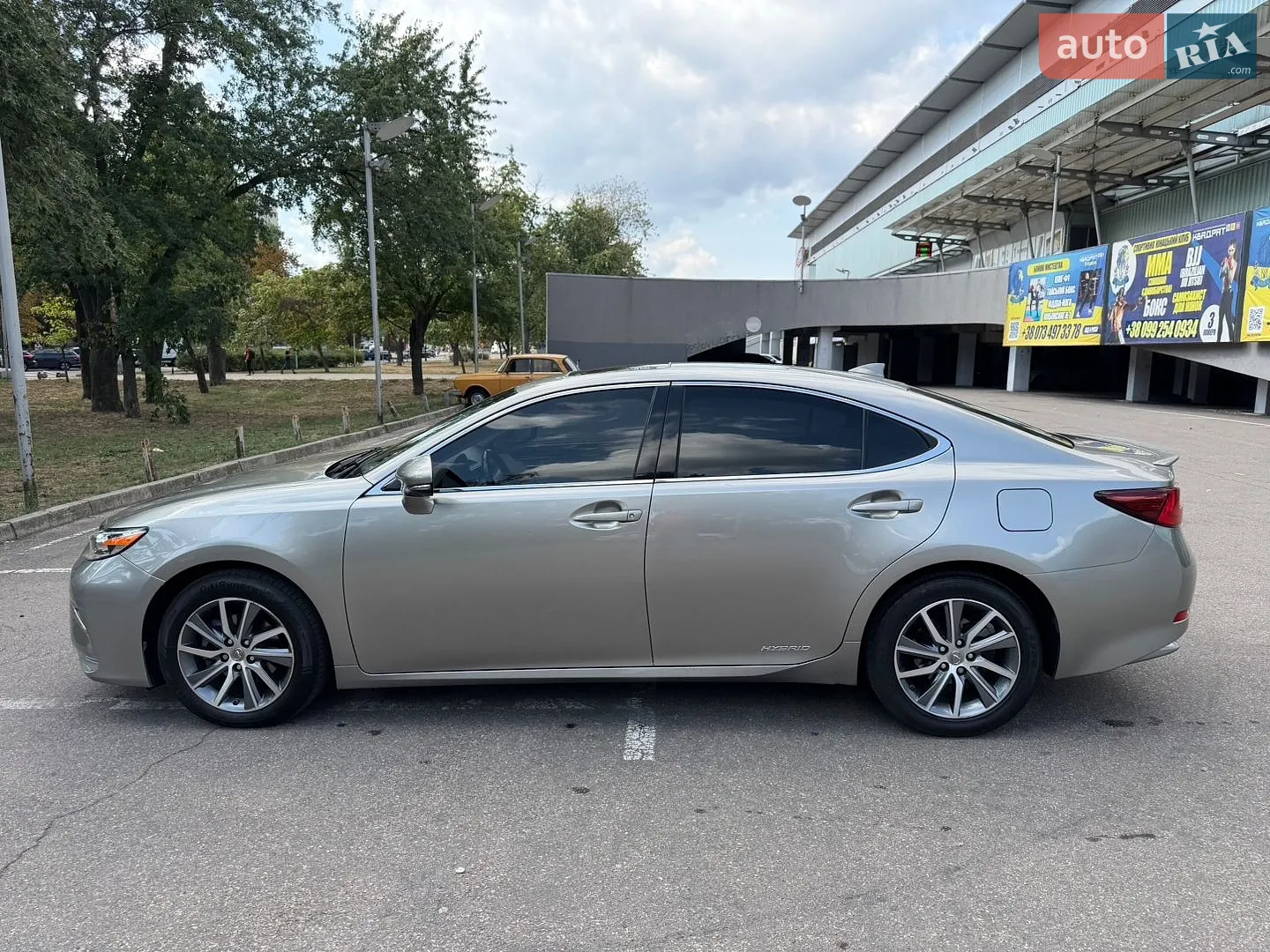 Lexus ES, 2016