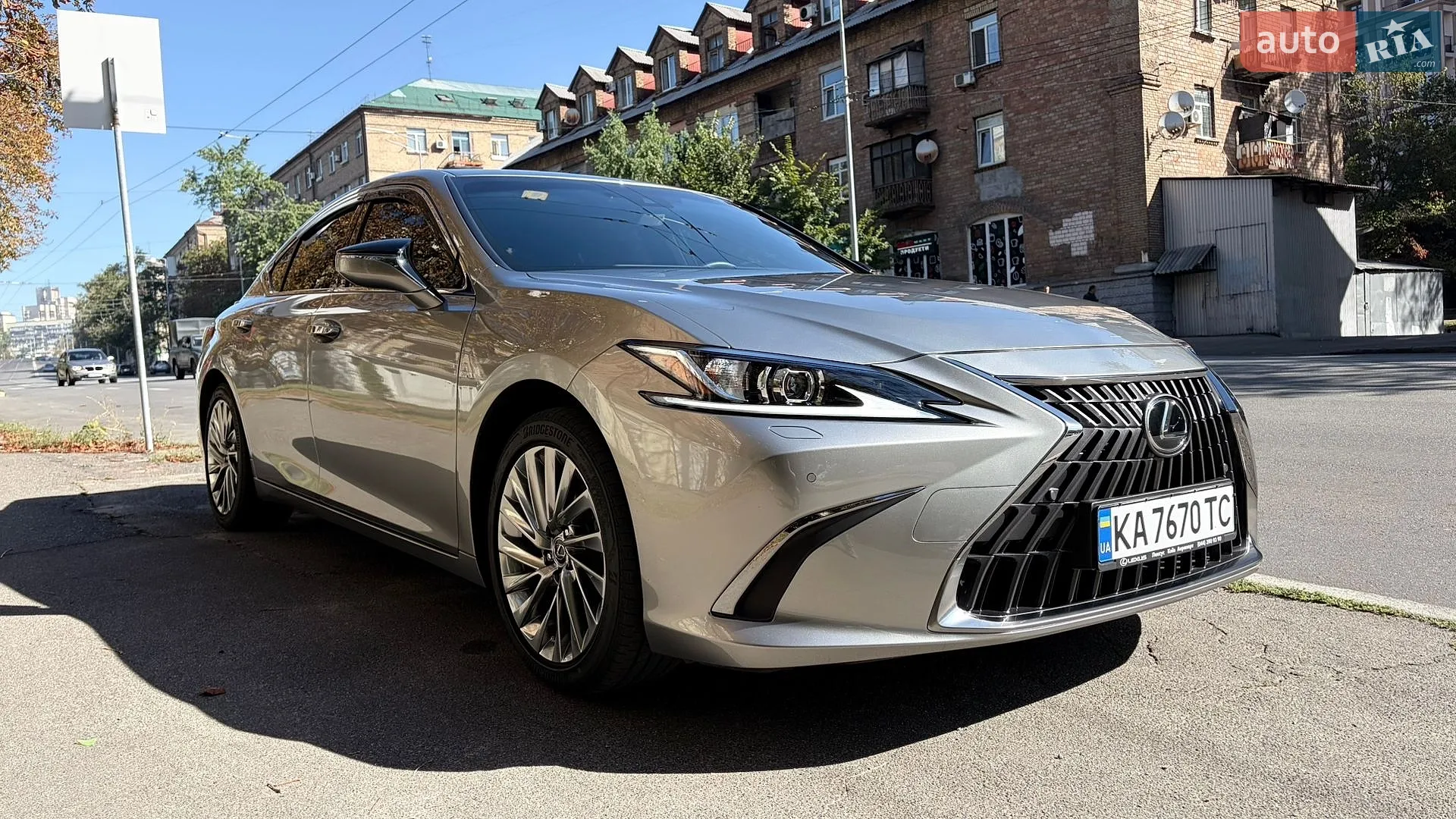 Lexus ES, 2025