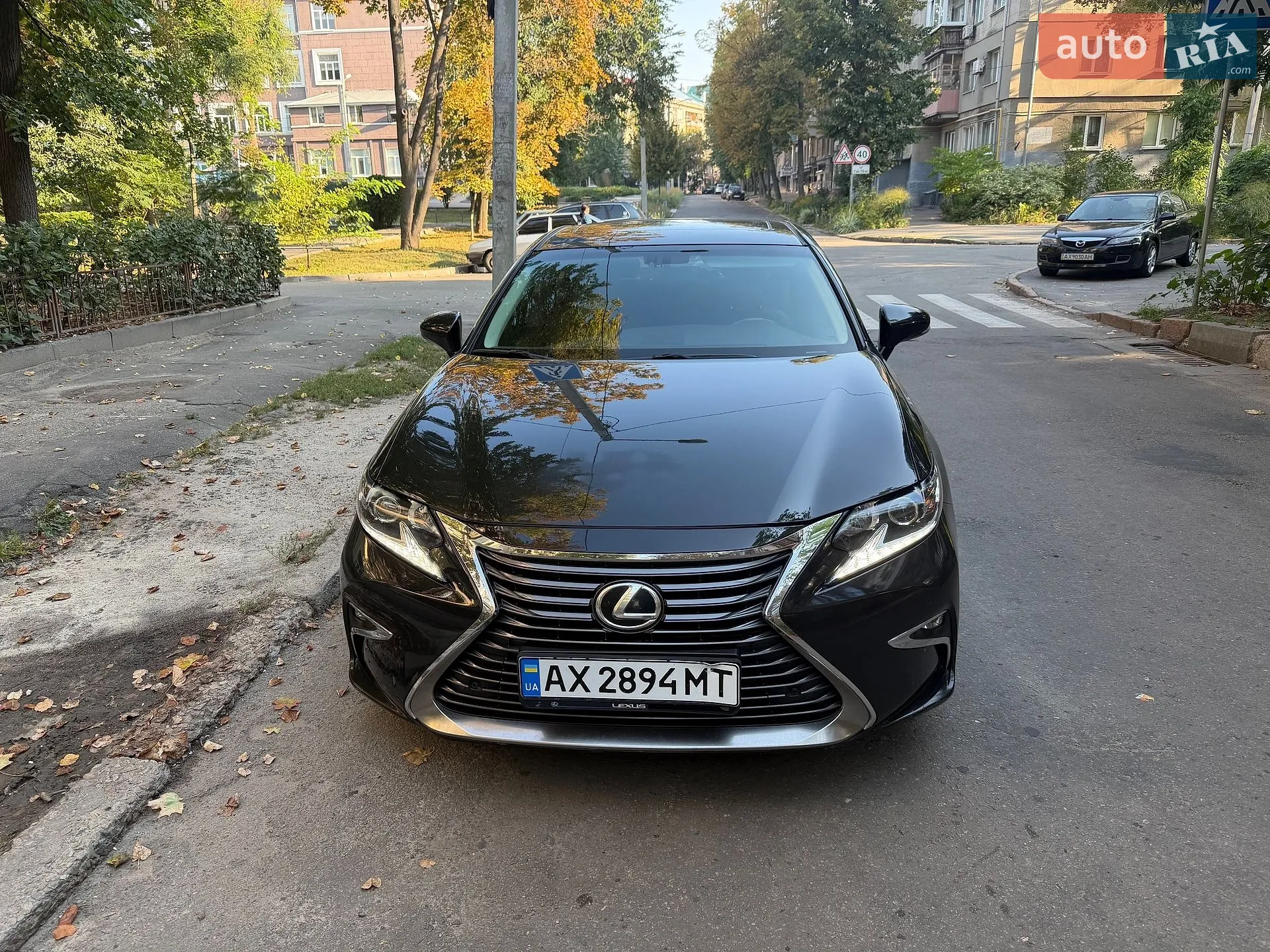 Lexus ES, 2016