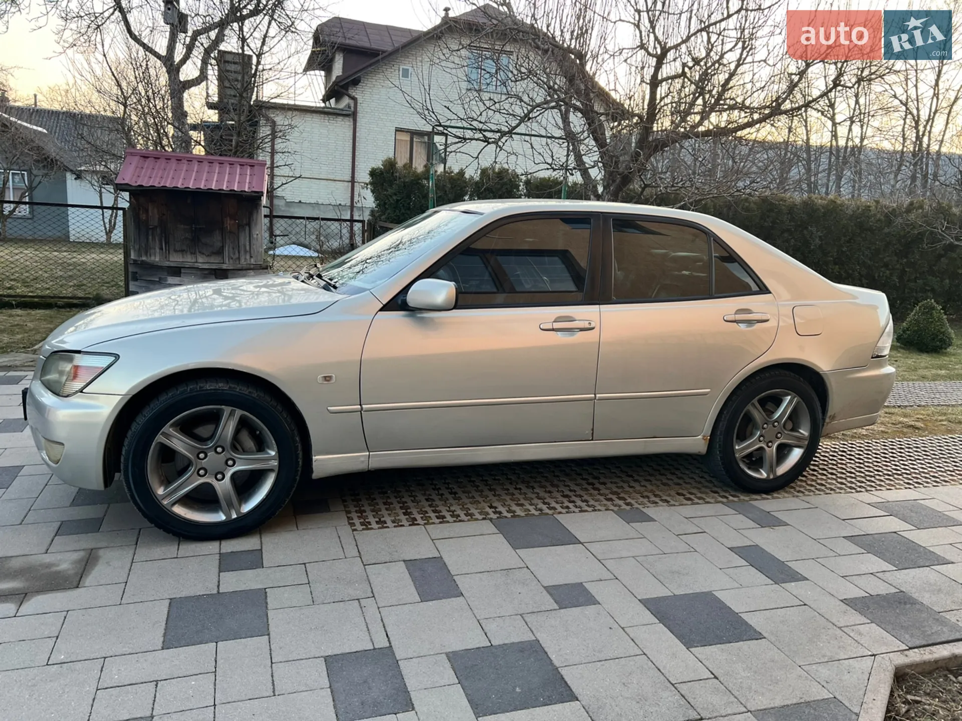 Lexus IS, 1999