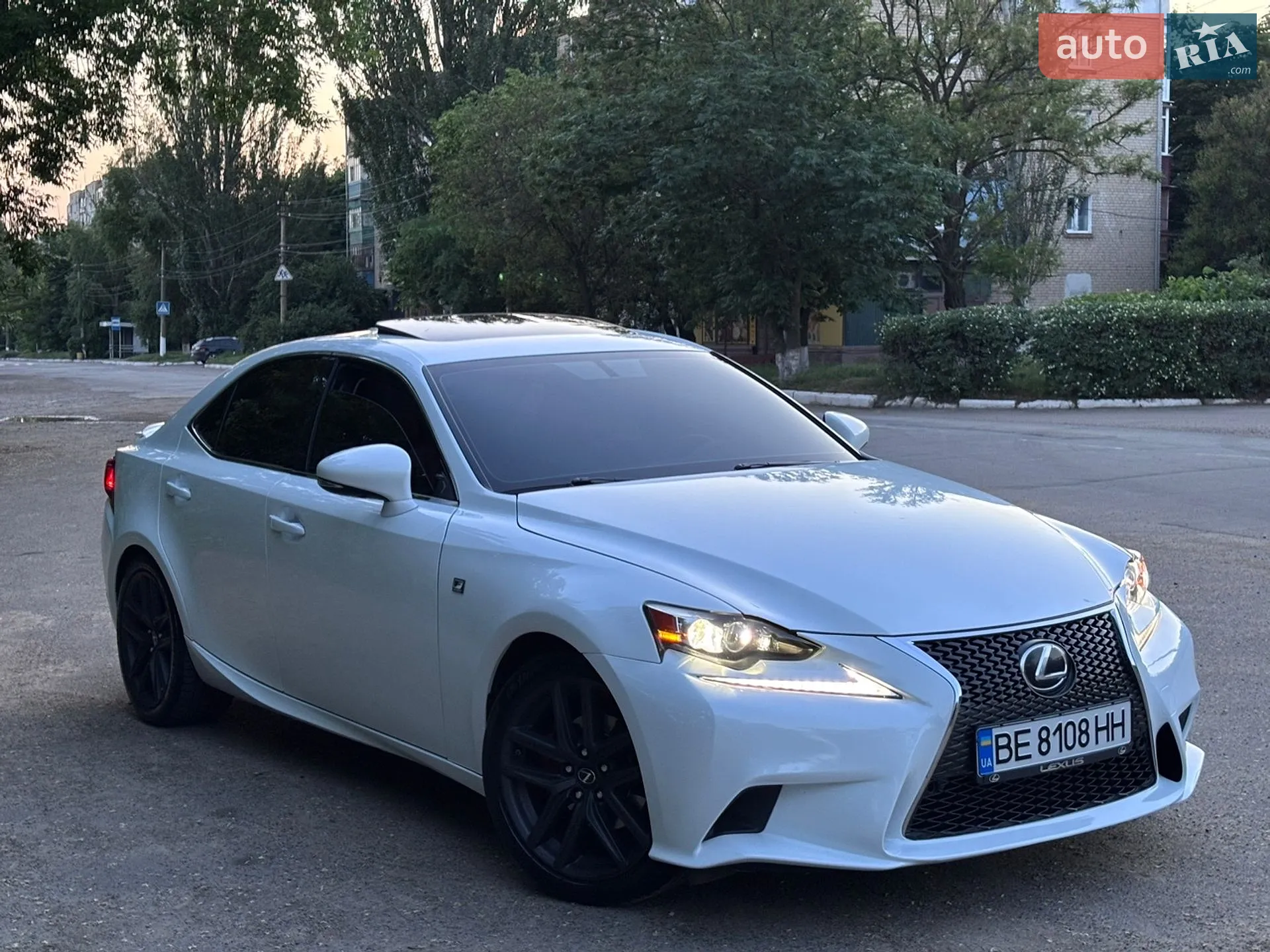 Lexus IS 2013 — 1