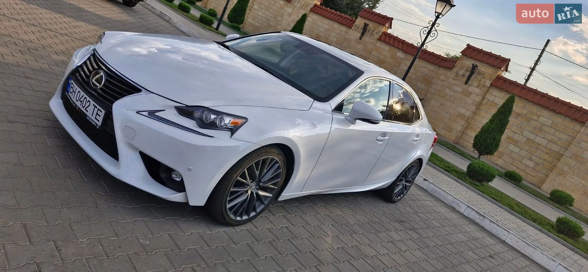 Lexus IS, 2015