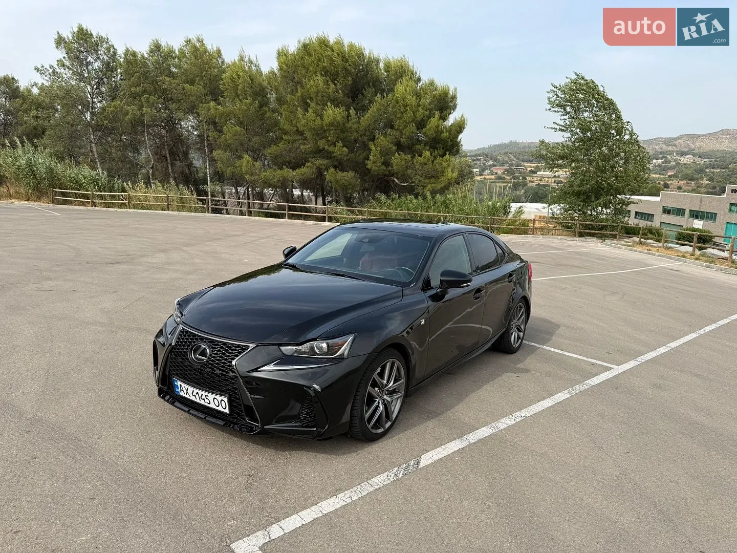 Lexus IS, 2016