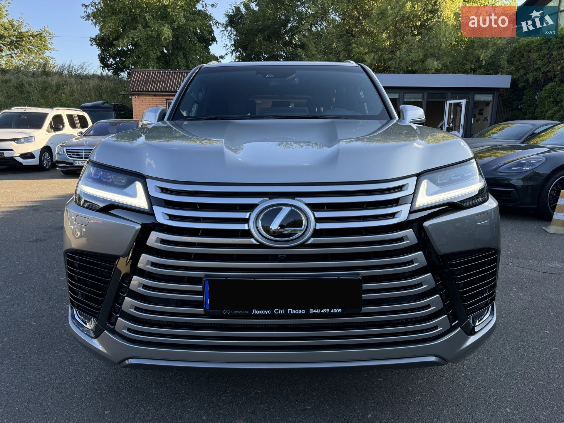 Lexus LX, 2022