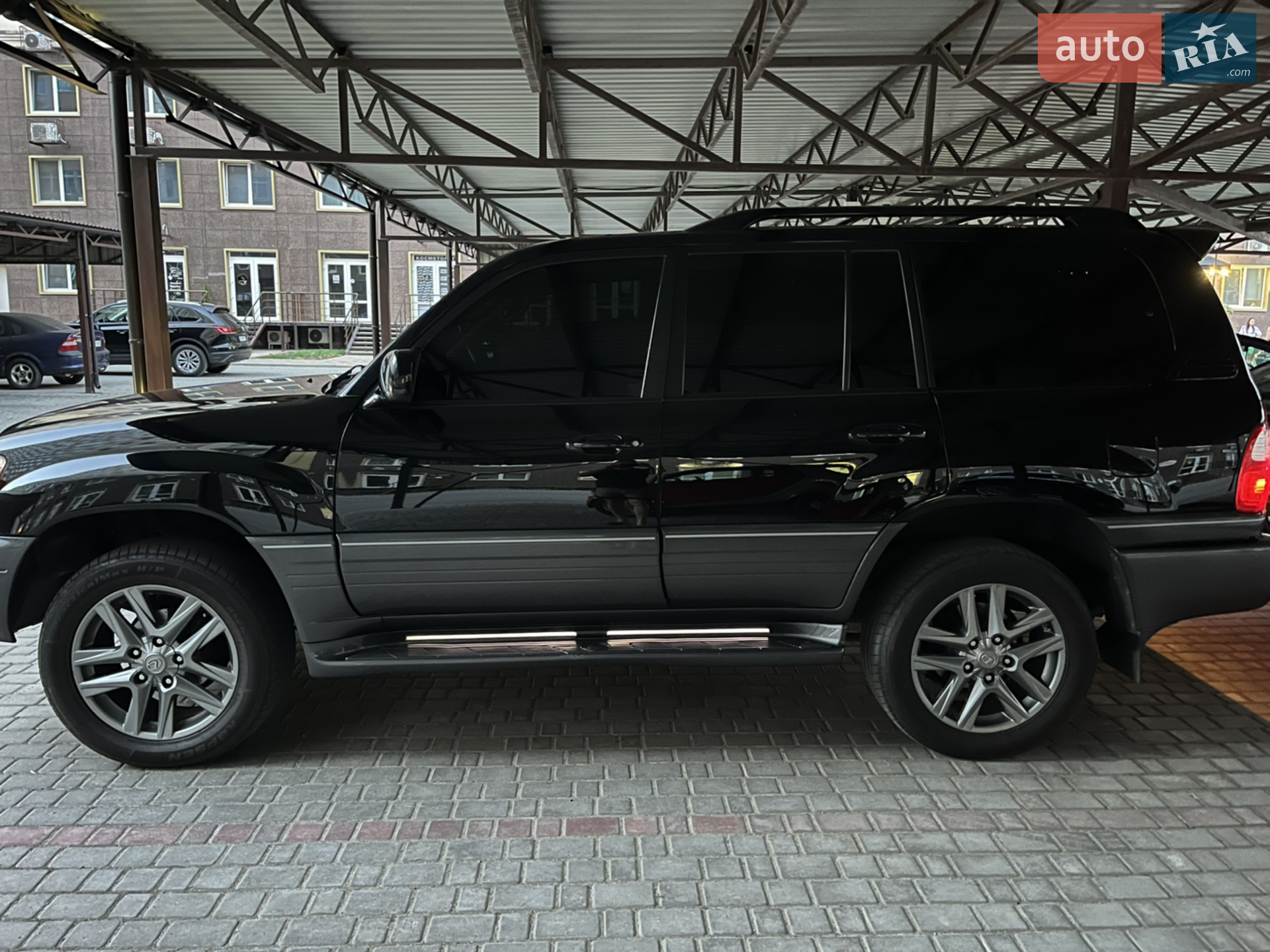 Lexus LX, 2005