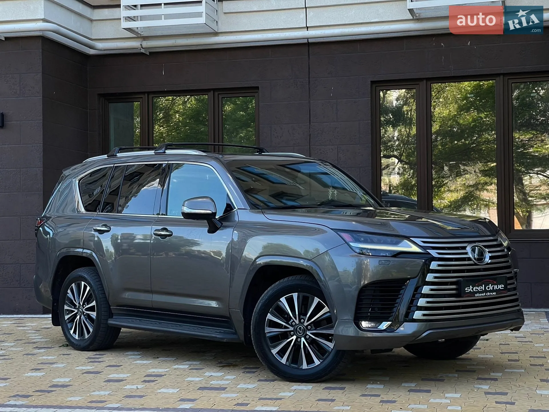 Lexus LX, 2022