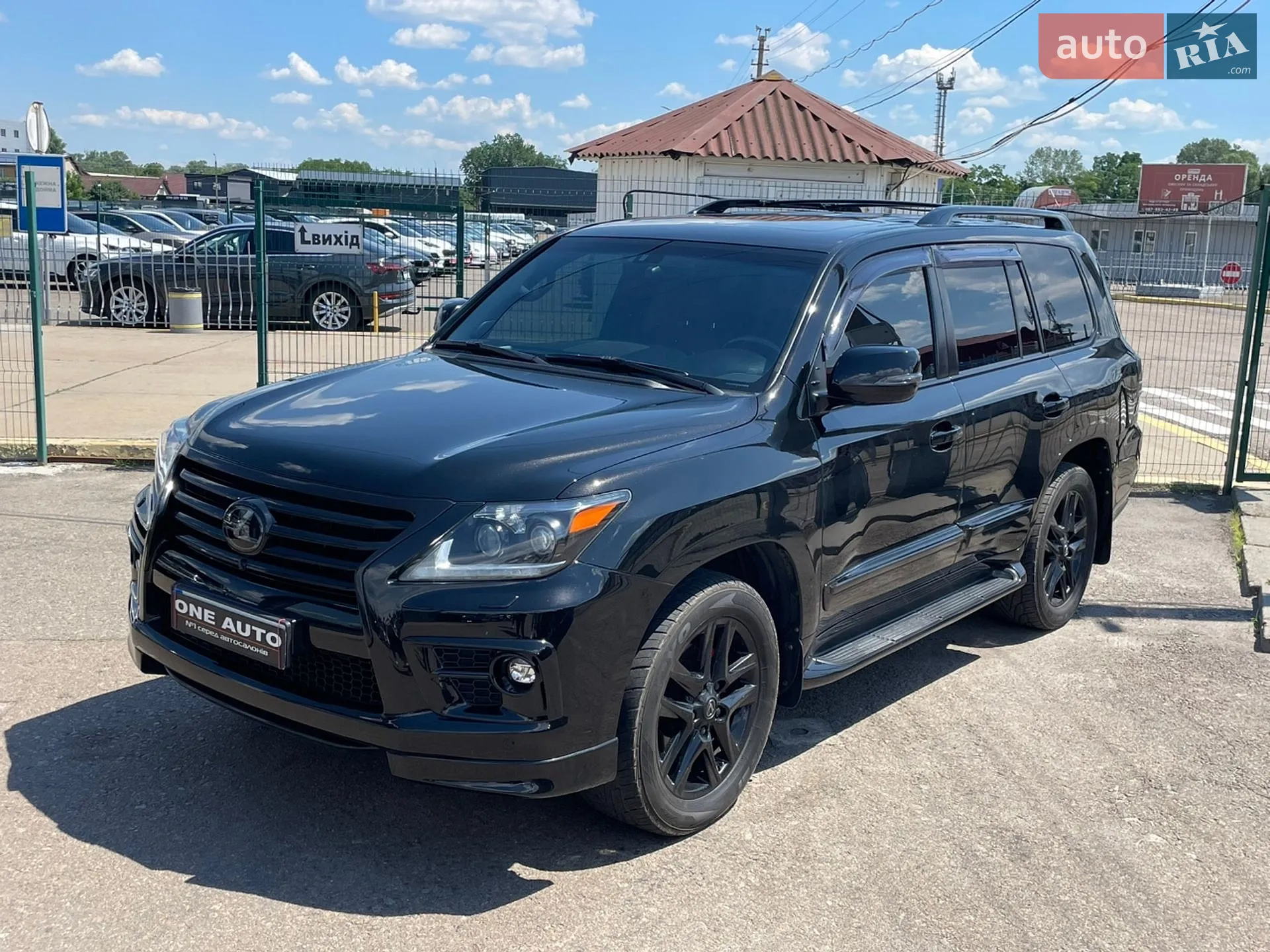 Lexus LX, 2015