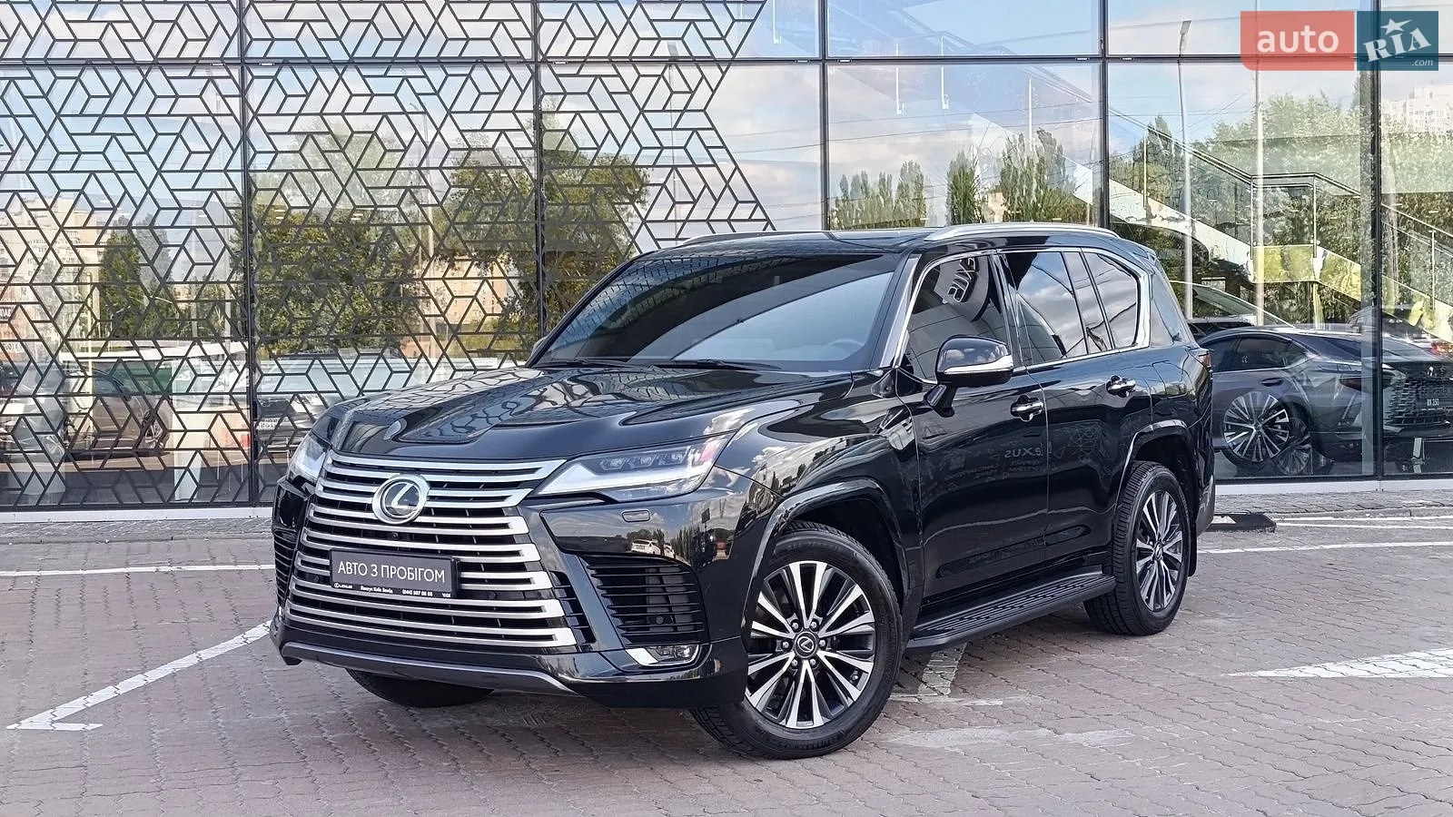 Lexus LX, 2023
