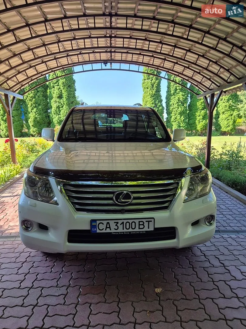 Lexus LX, 2008