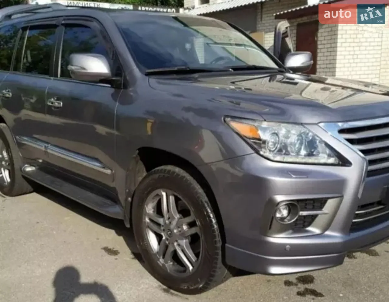 Lexus LX, 2012