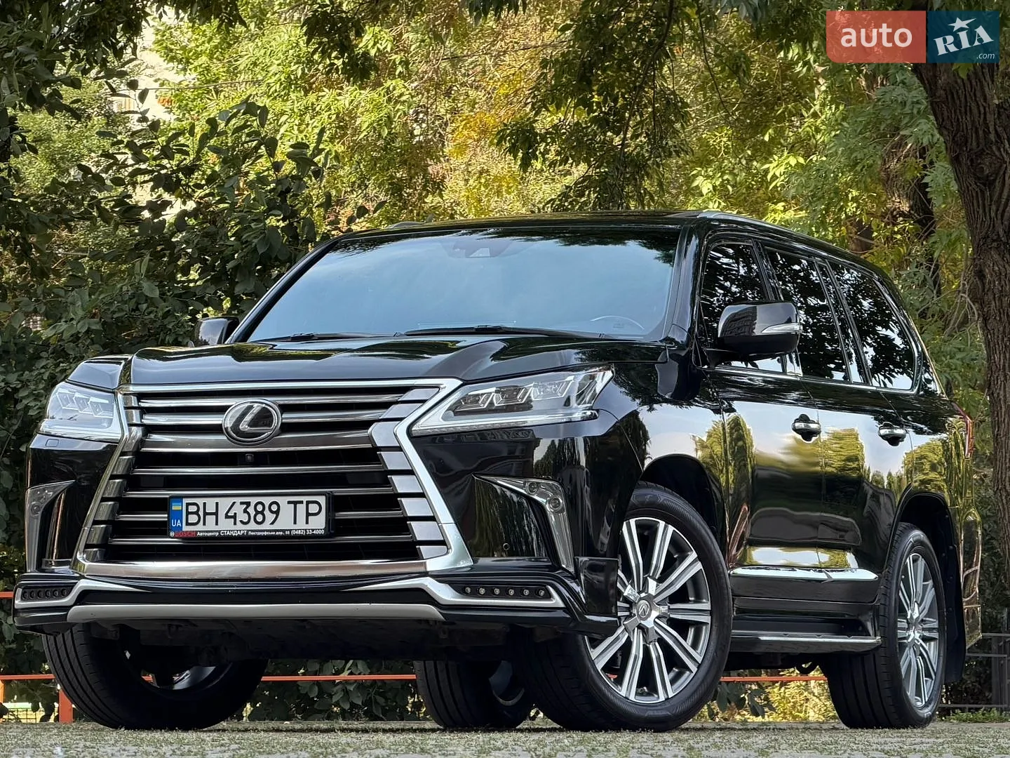 Lexus LX, 2016