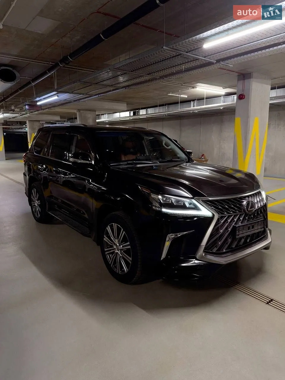Lexus LX, 2016