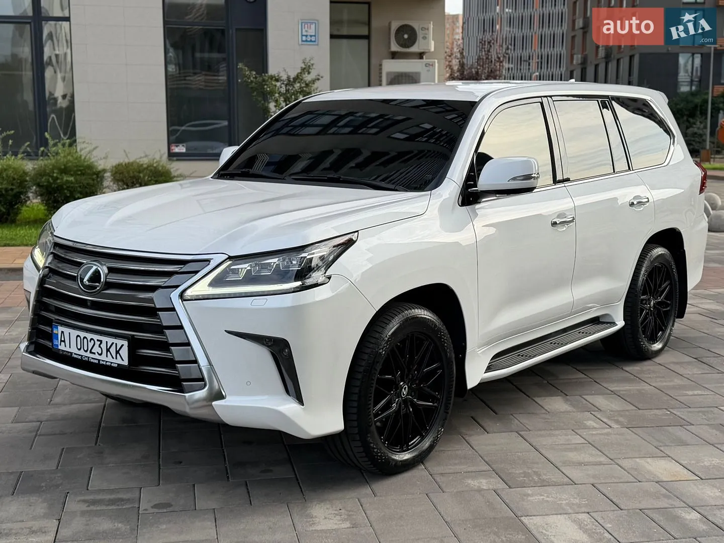 Lexus LX, 2016