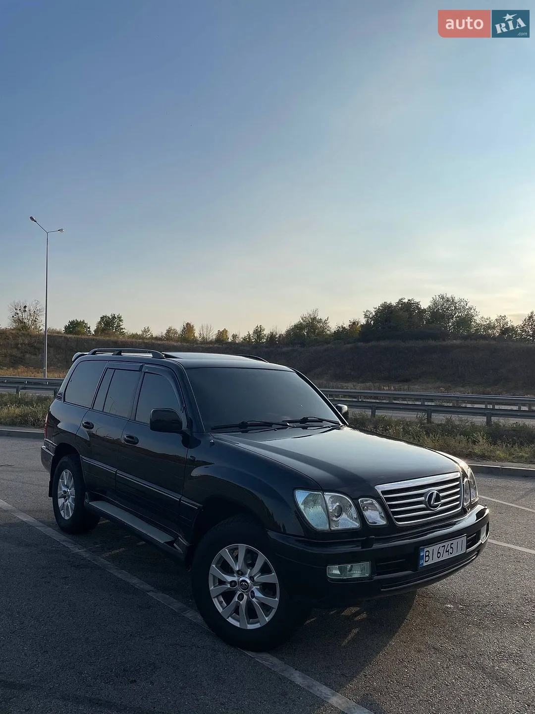 Lexus LX, 2004