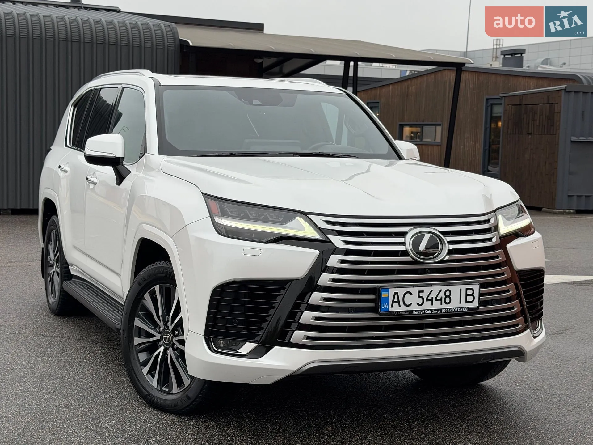 Lexus LX, 2022