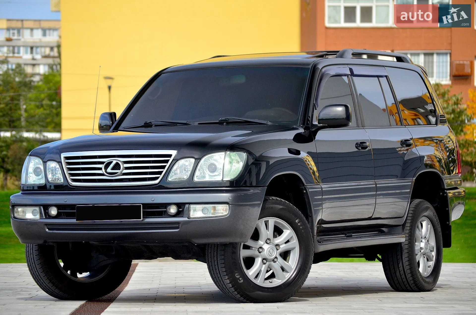 Lexus LX, 2005