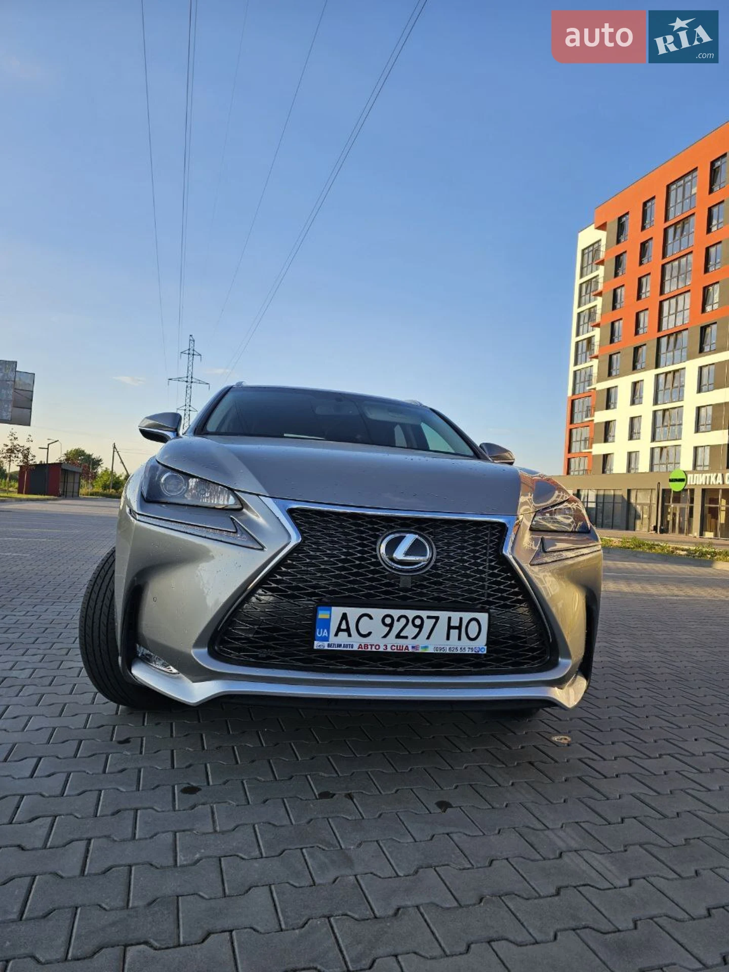 Lexus NX, 2016