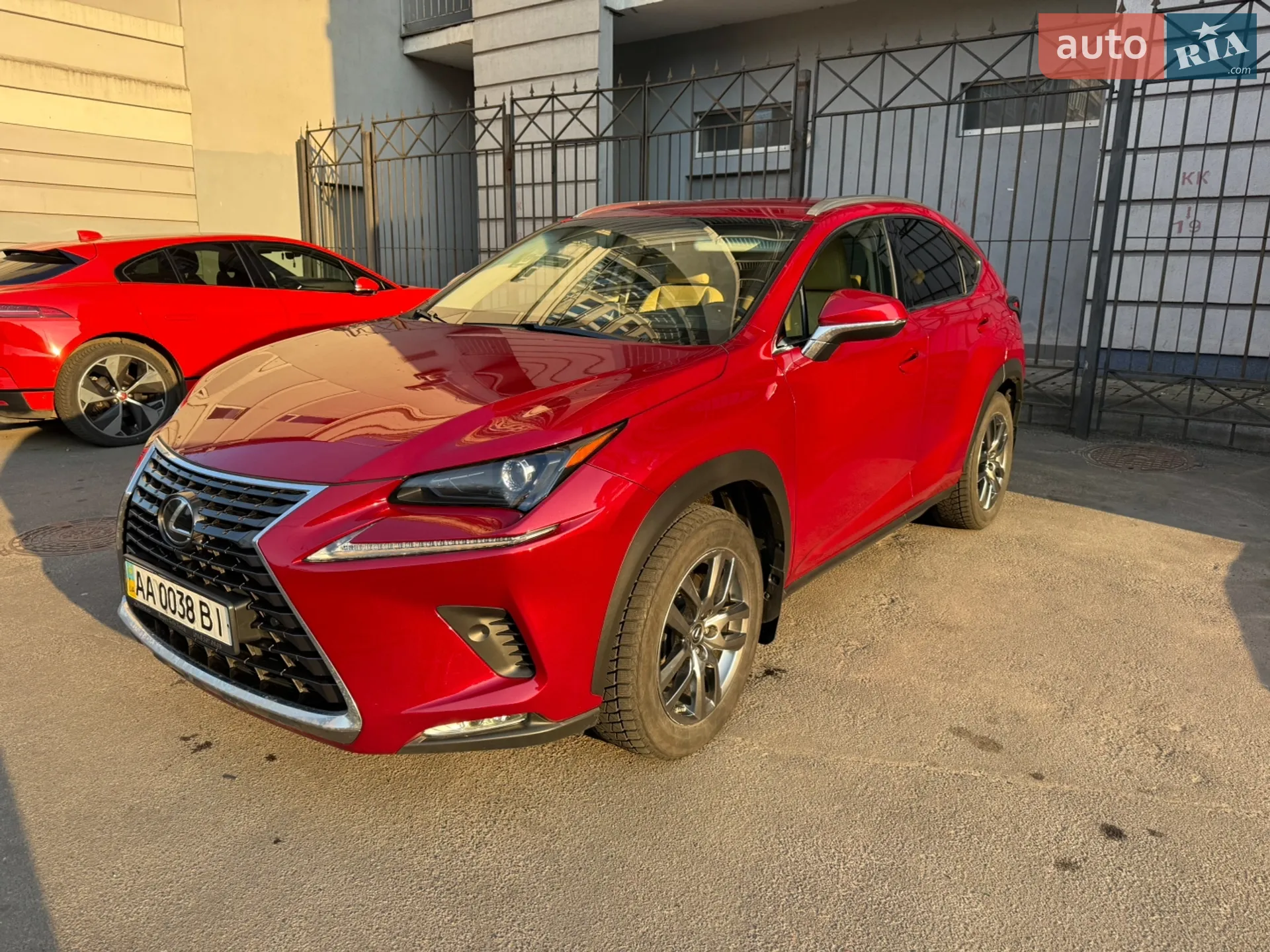 Lexus NX, 2019