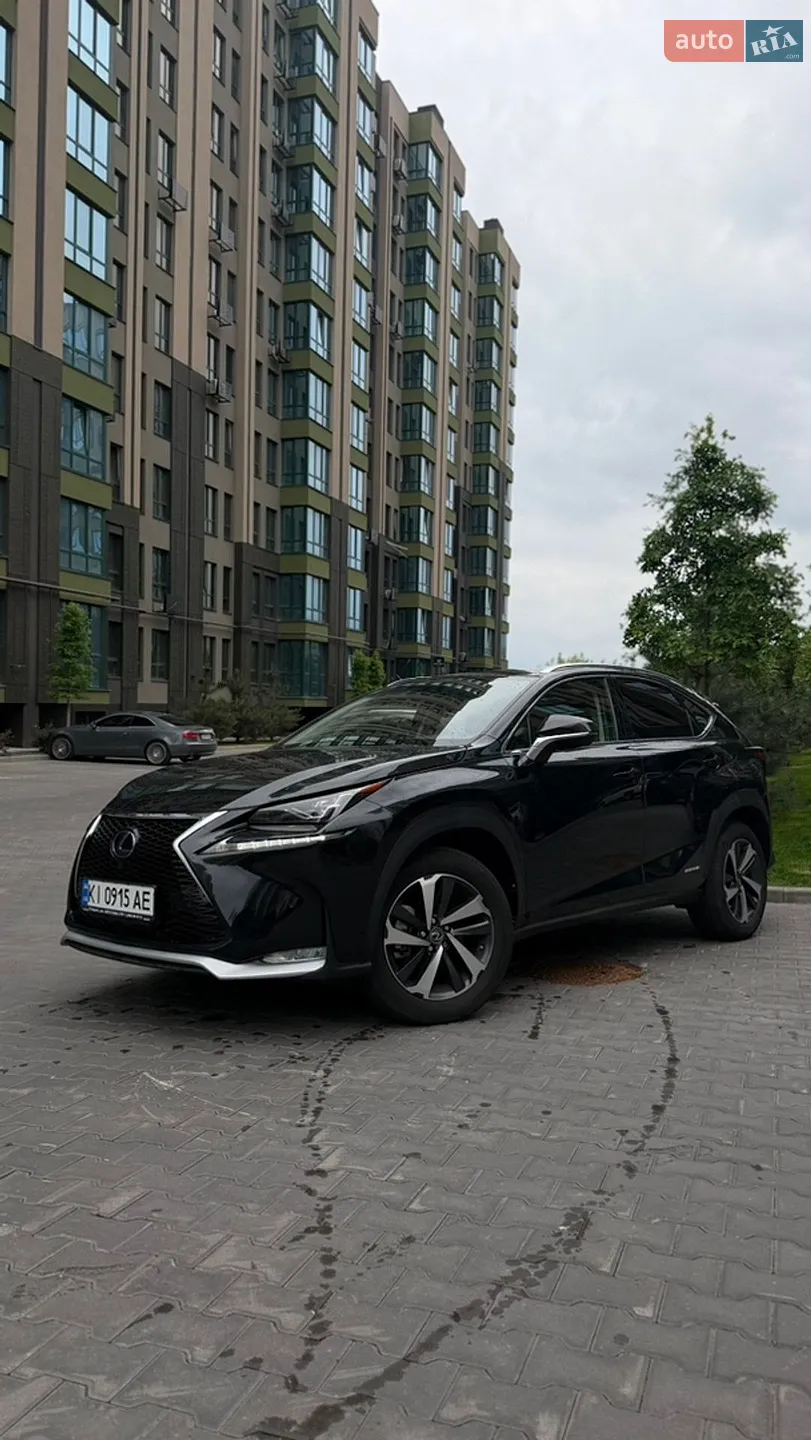 Lexus NX, 2020