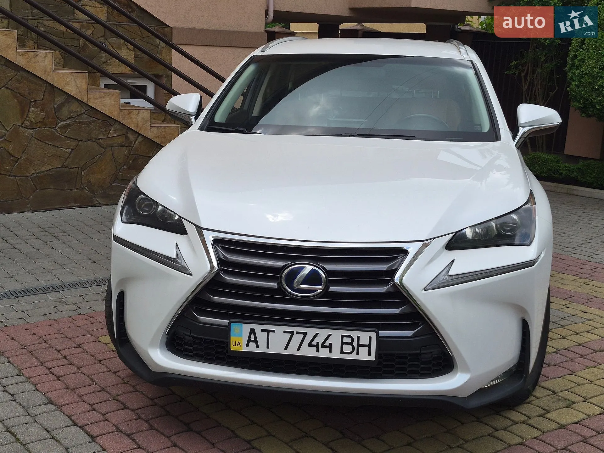 Lexus NX, 2015