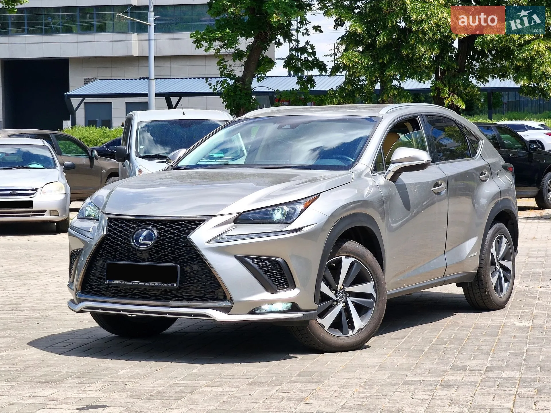 Lexus NX, 2019