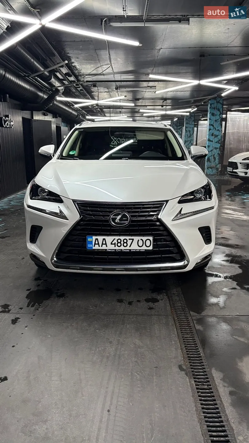 Lexus NX, 2019