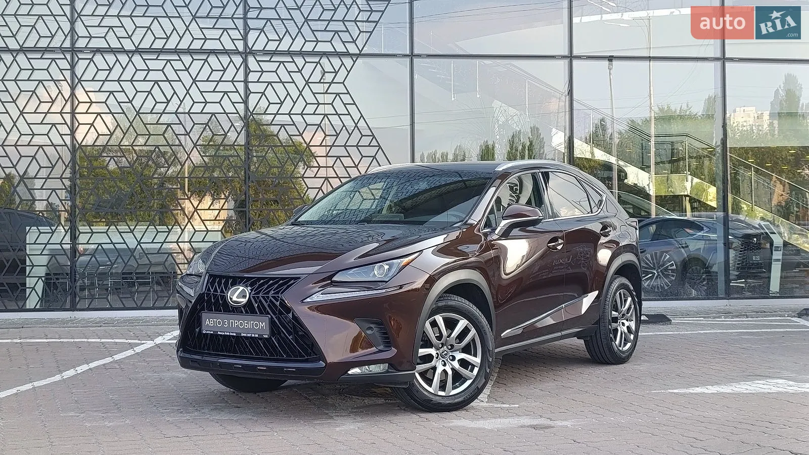 Lexus NX, 2017