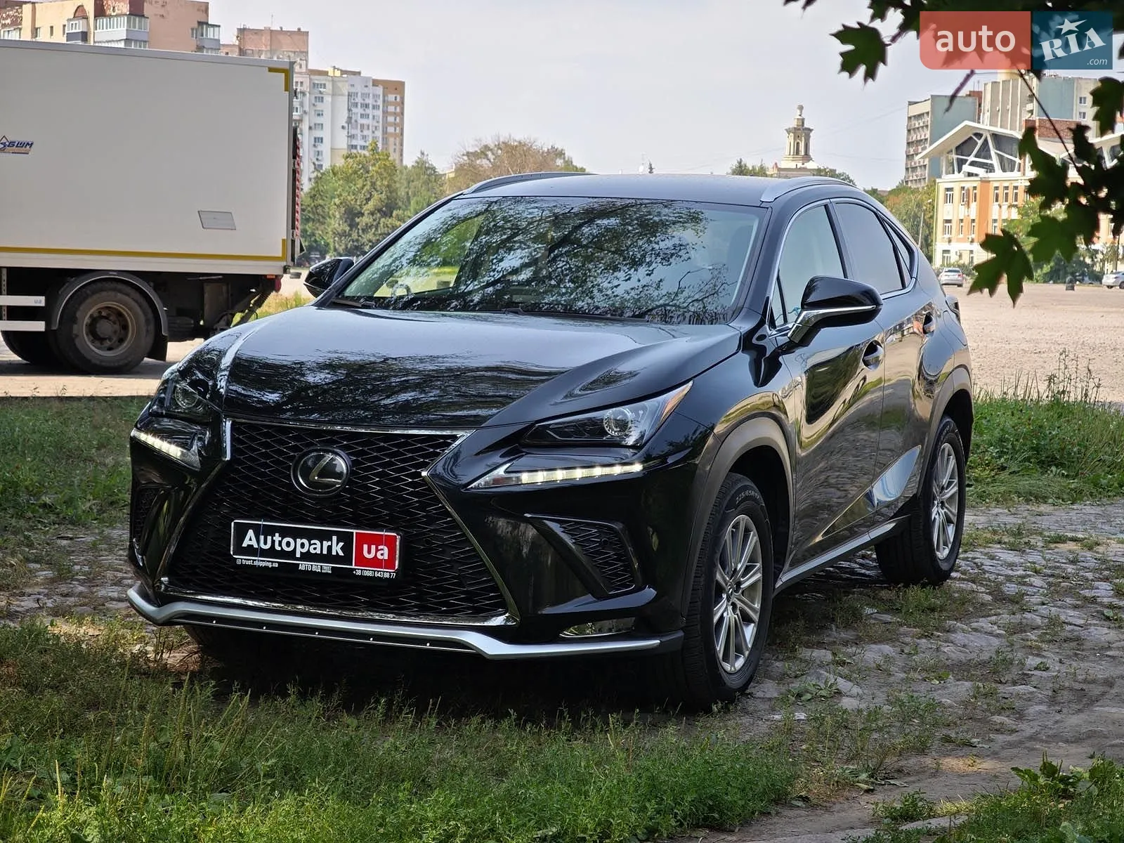 Lexus NX, 2021