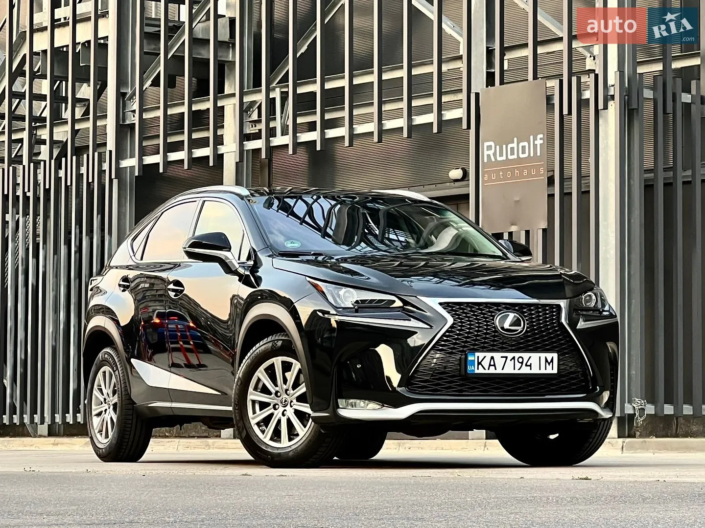 Lexus NX, 2018