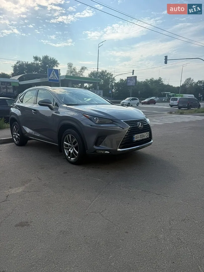 Lexus NX, 2019