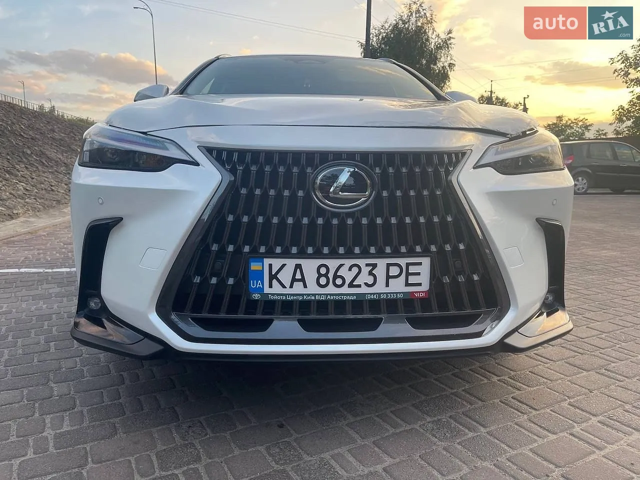 Lexus NX, 2022