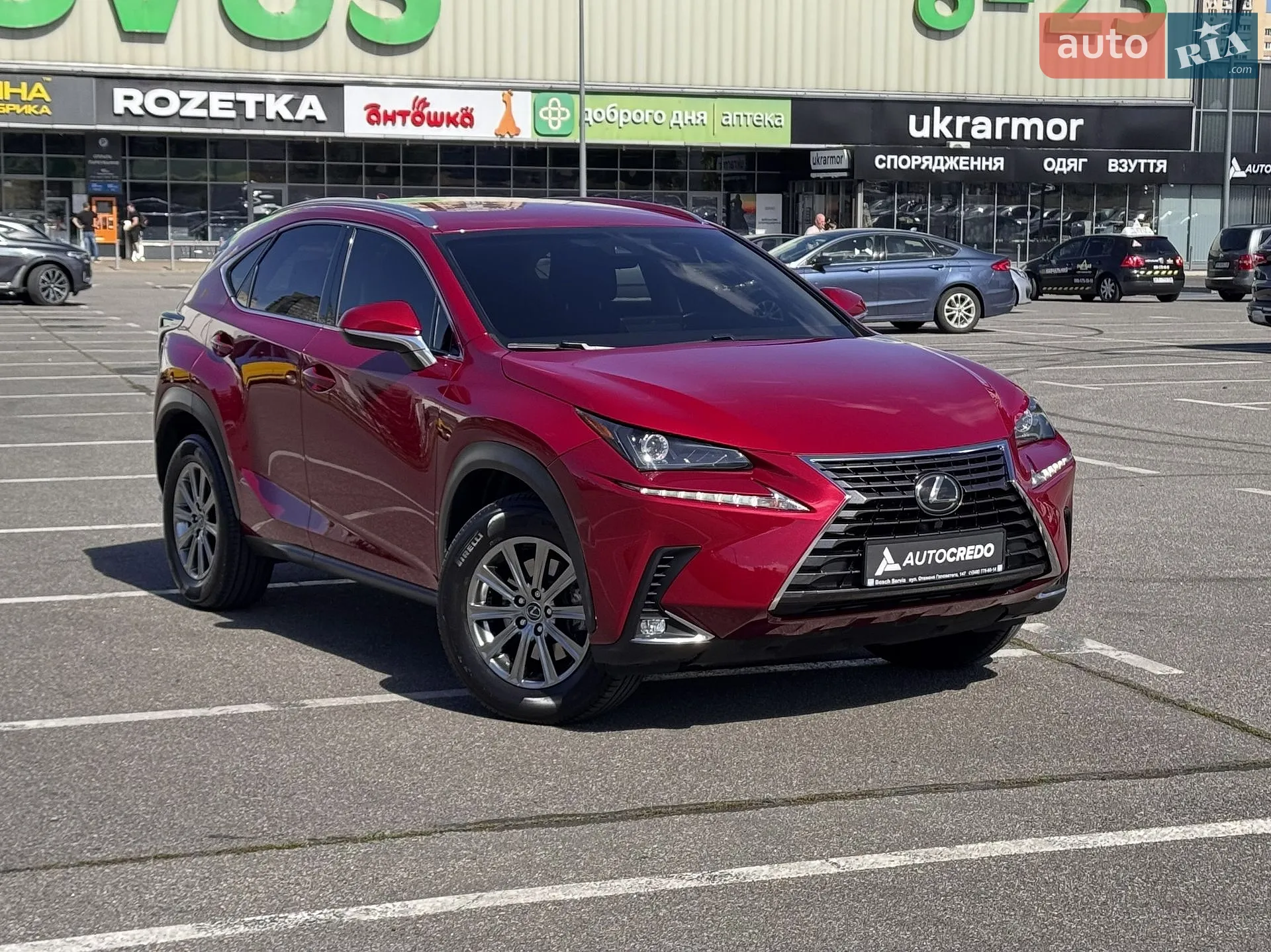 Lexus NX, 2017