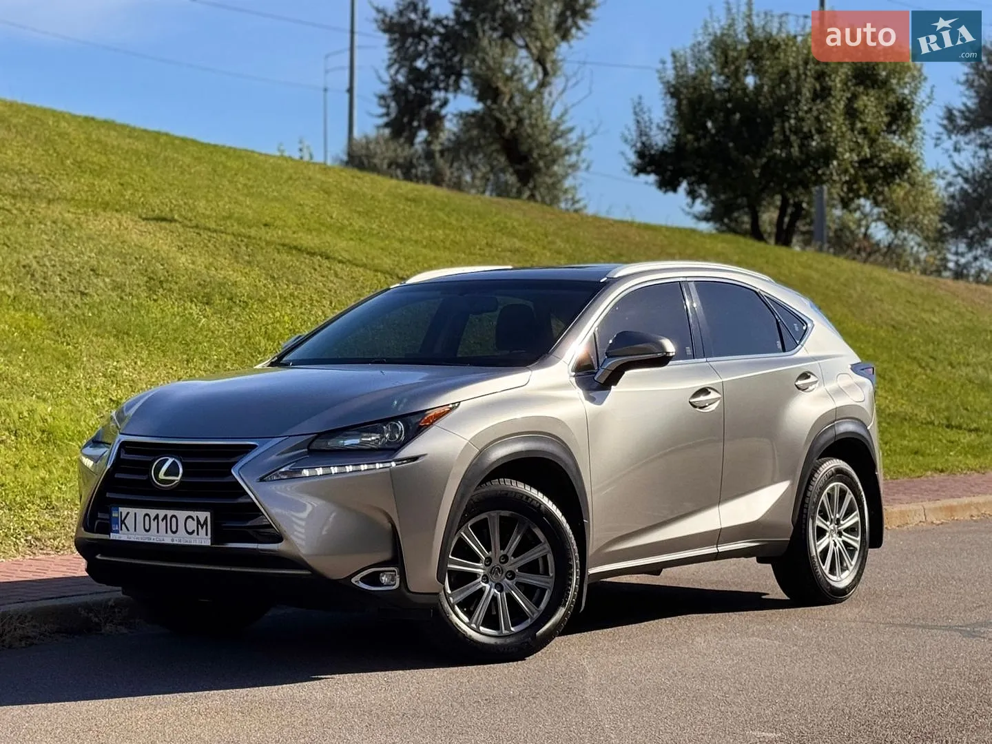 Lexus NX, 2016