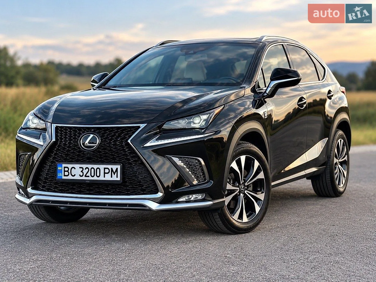 Lexus NX, 2020