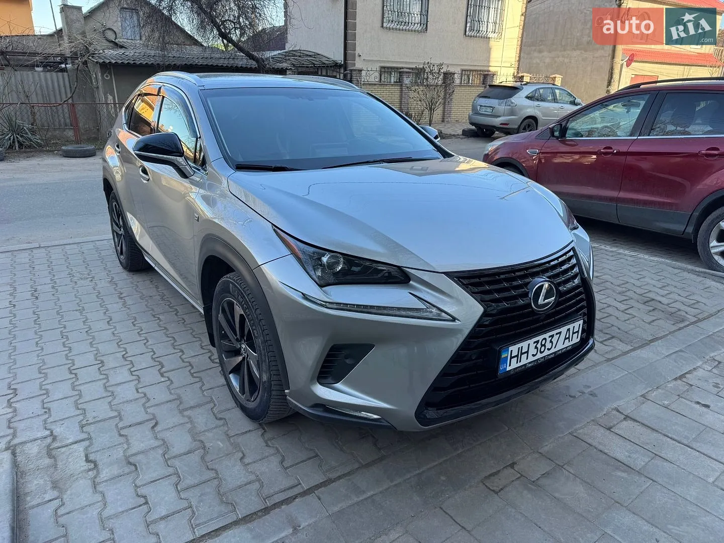 Lexus NX, 2019