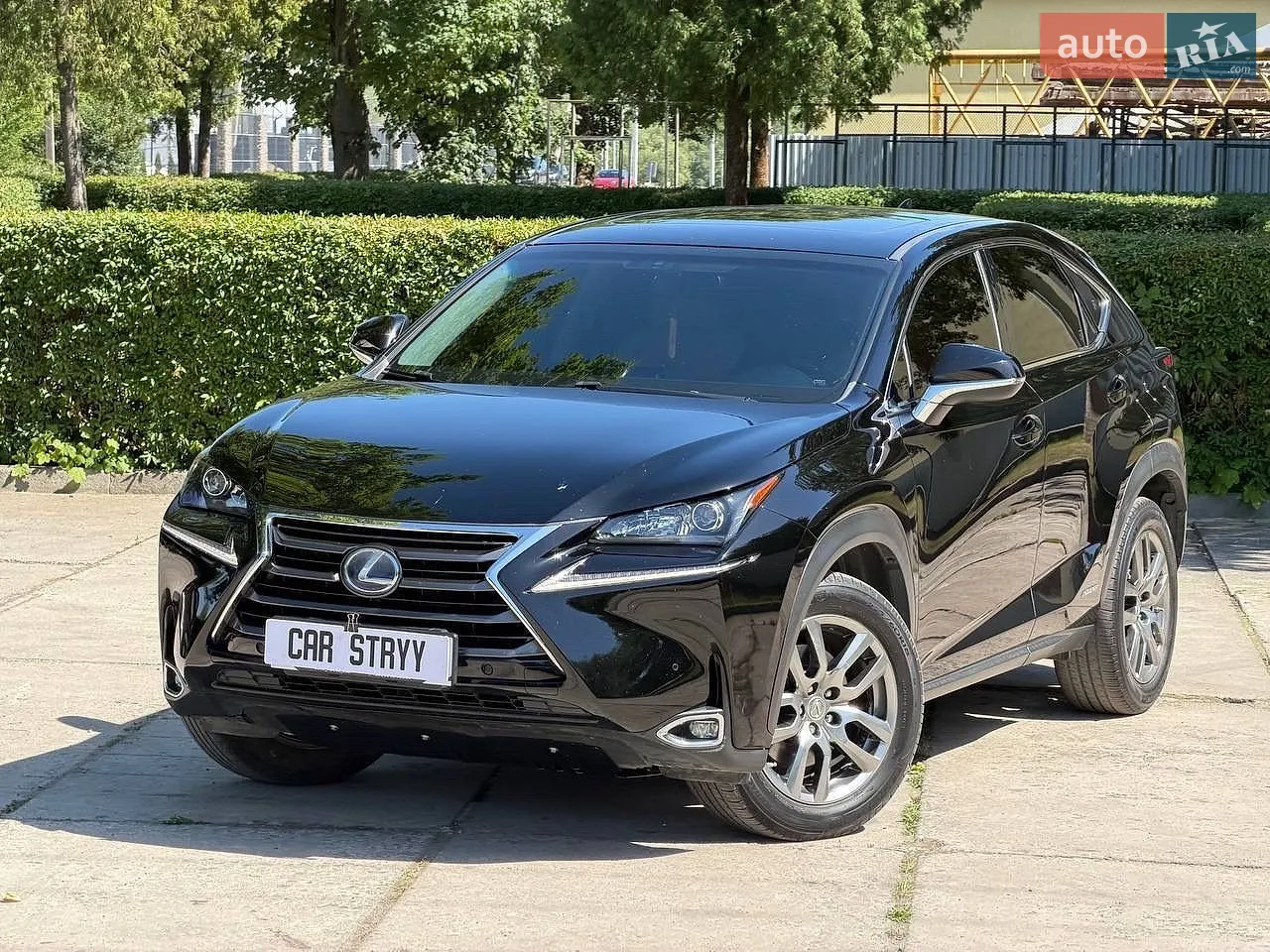 Lexus NX, 2015