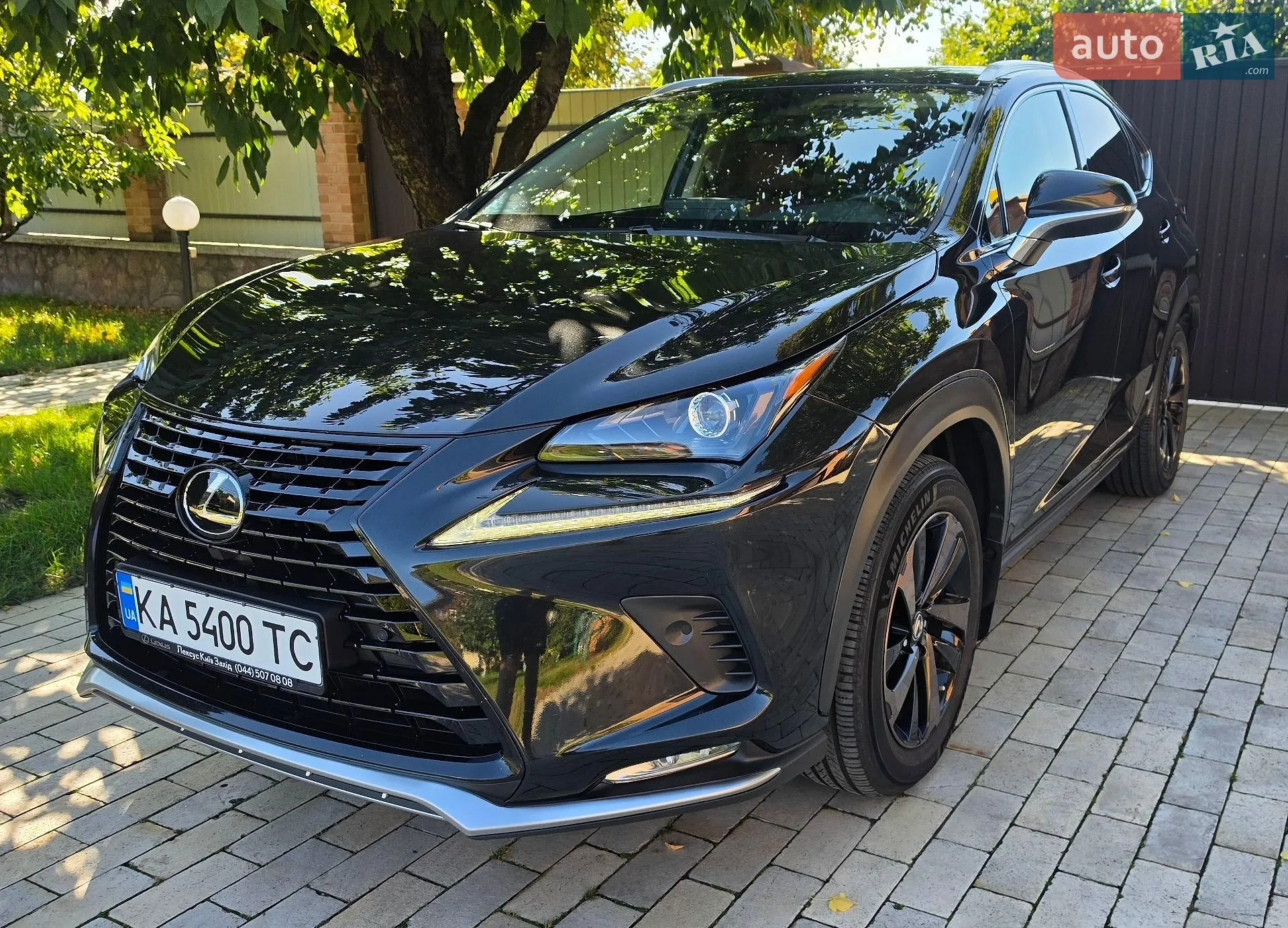 Lexus NX, 2020
