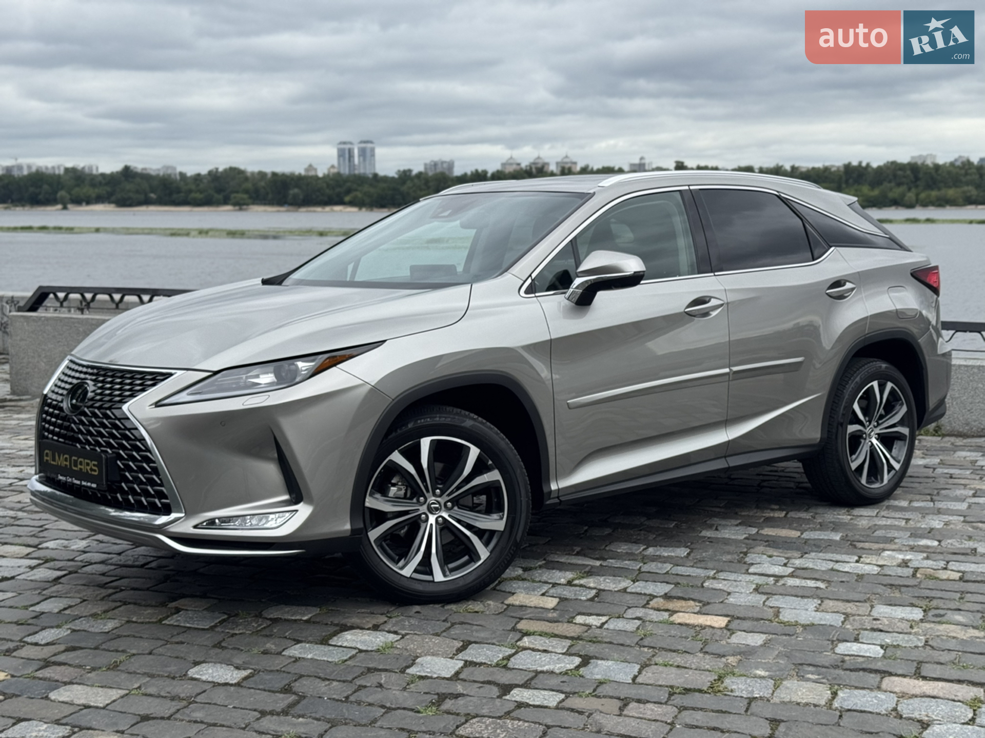 Lexus RX, 2021