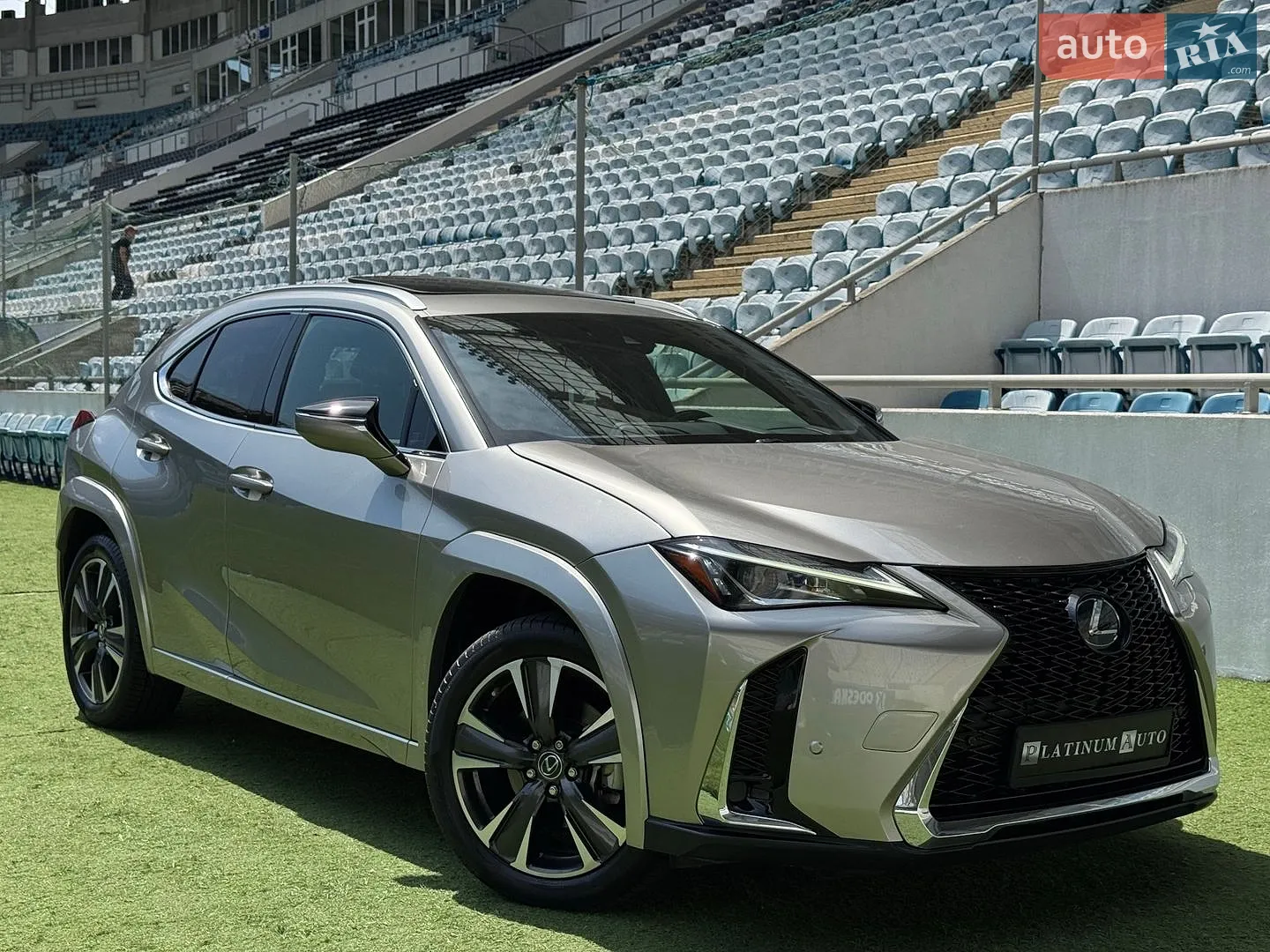 Lexus UX, 2019