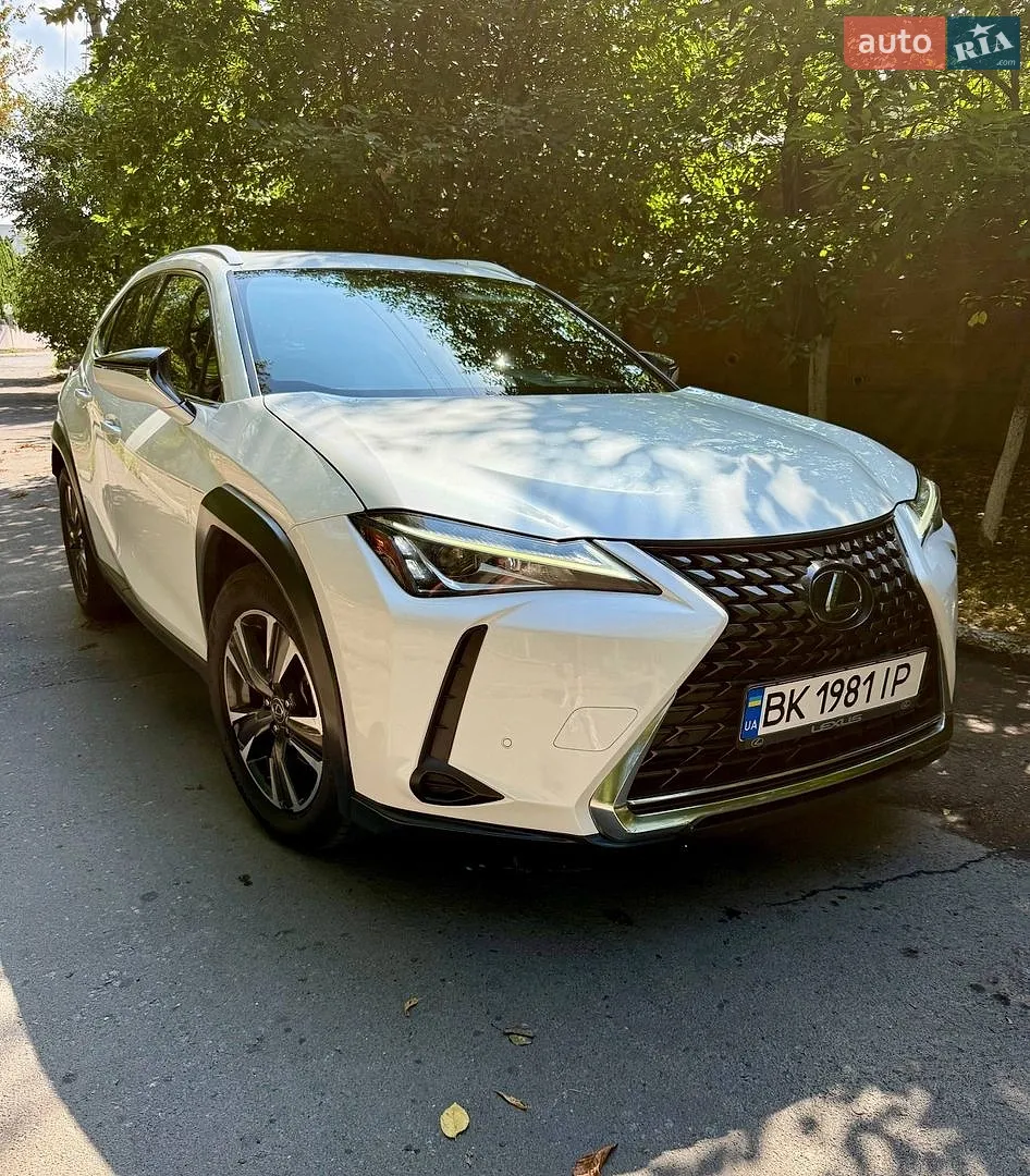 Lexus UX, 2019
