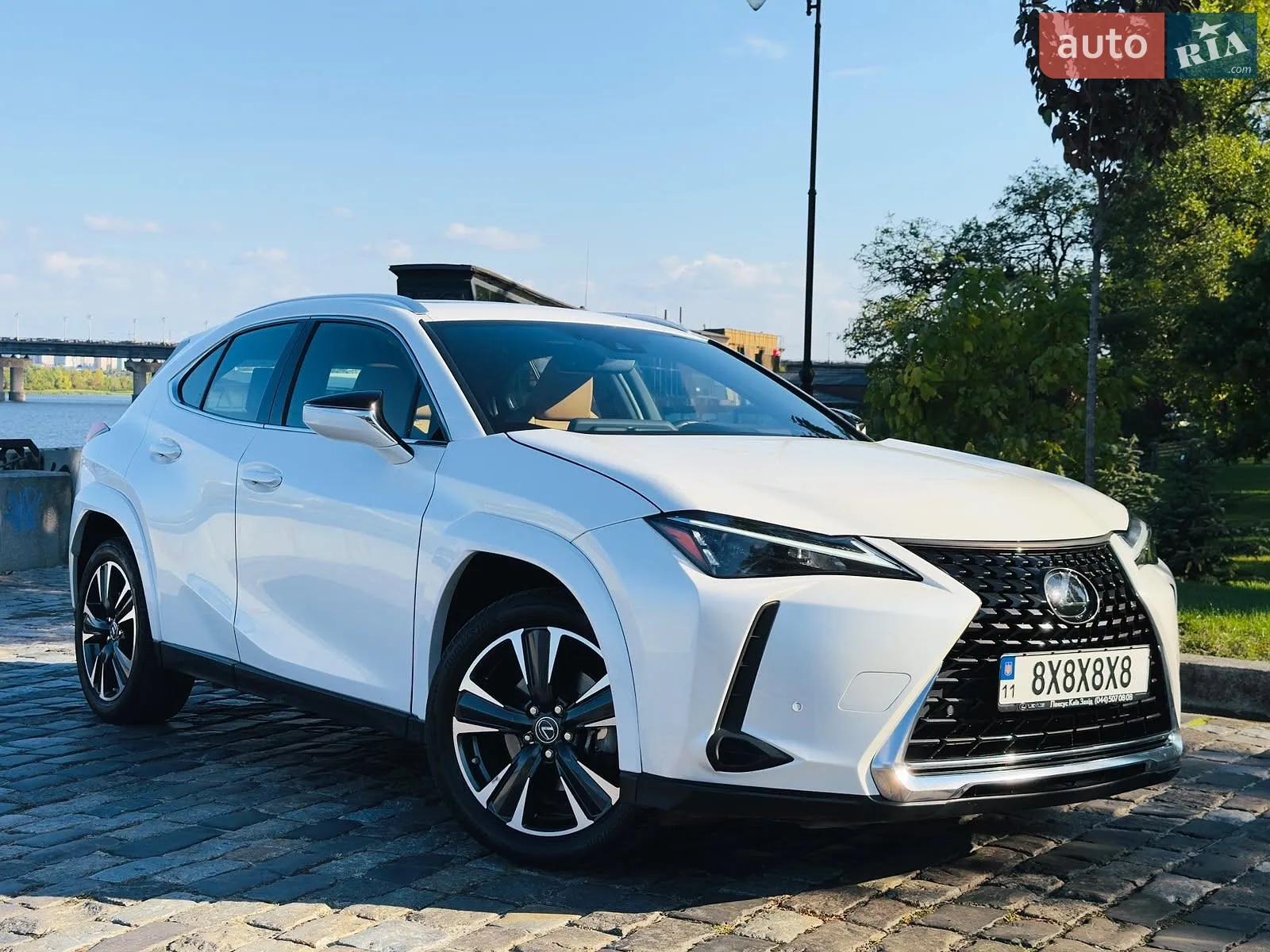 Lexus UX, 2023