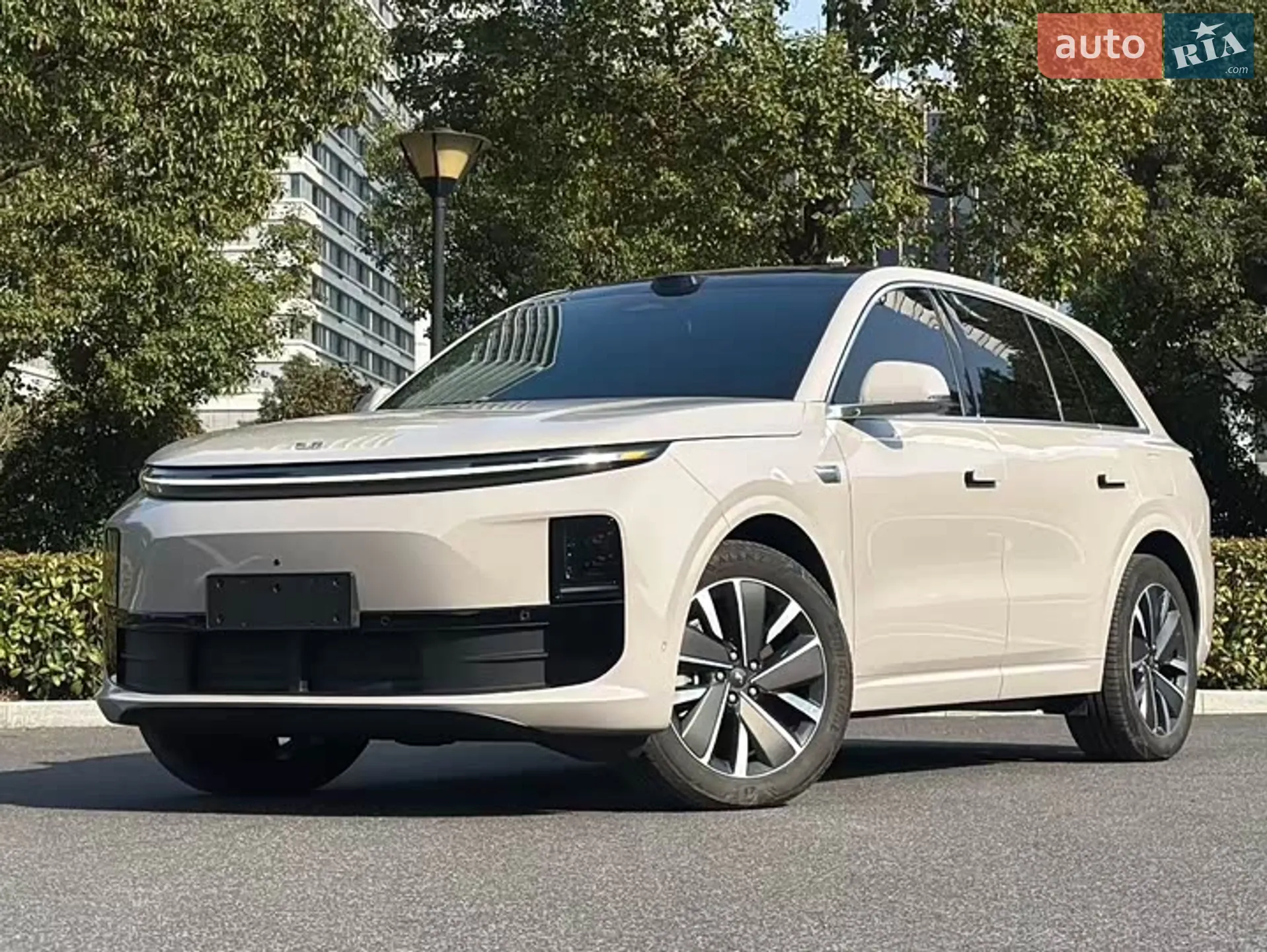 Li Auto L6, 2025