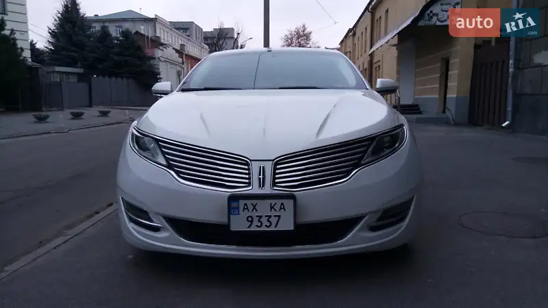 Lincoln MKZ, 2013