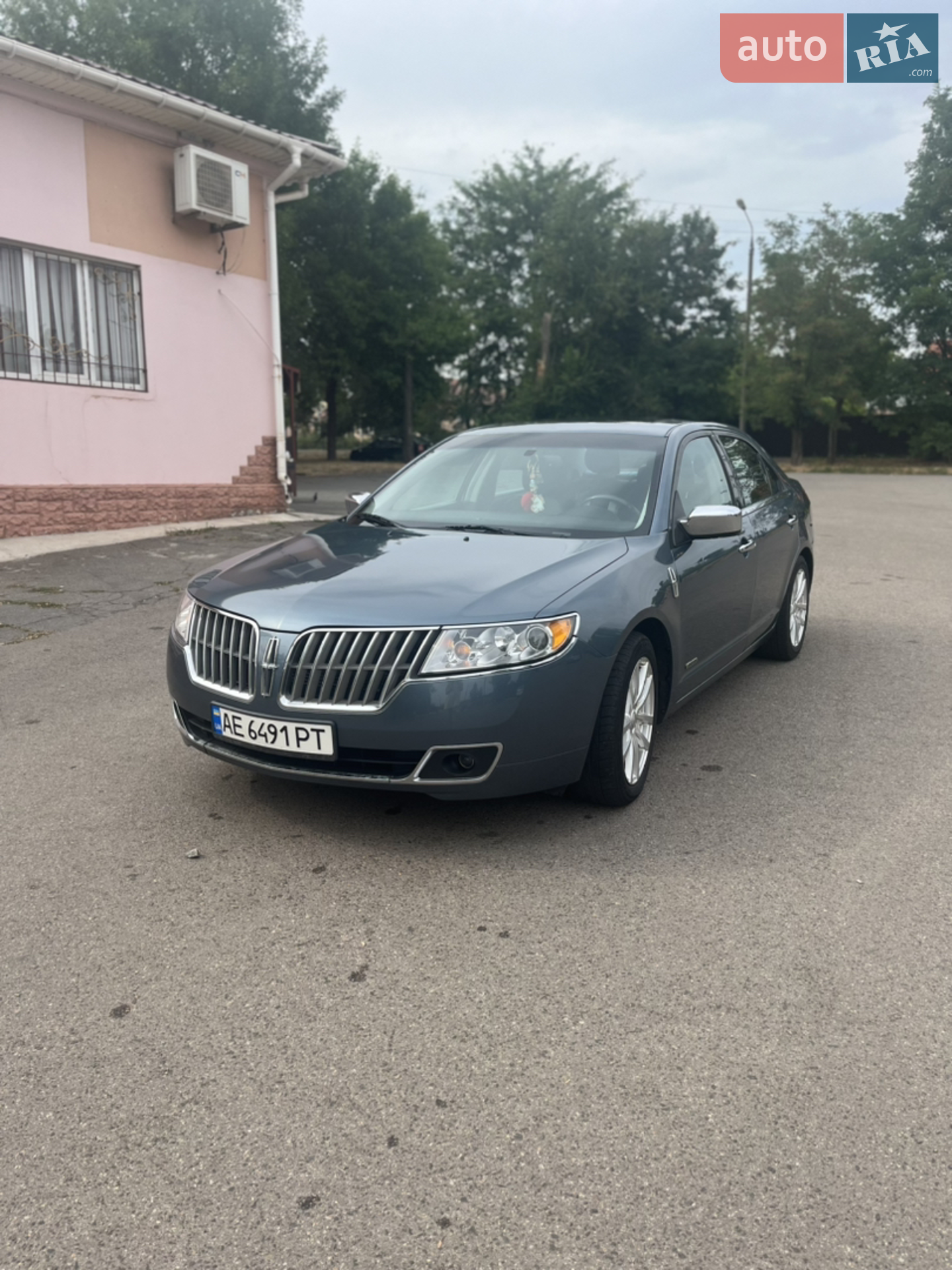 Lincoln MKZ, 2010