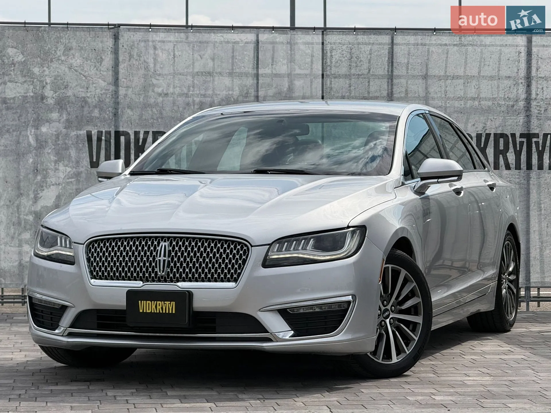 Lincoln MKZ, 2016