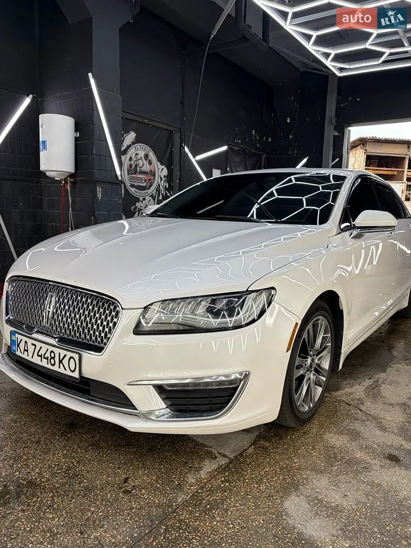 Lincoln MKZ, 2015
