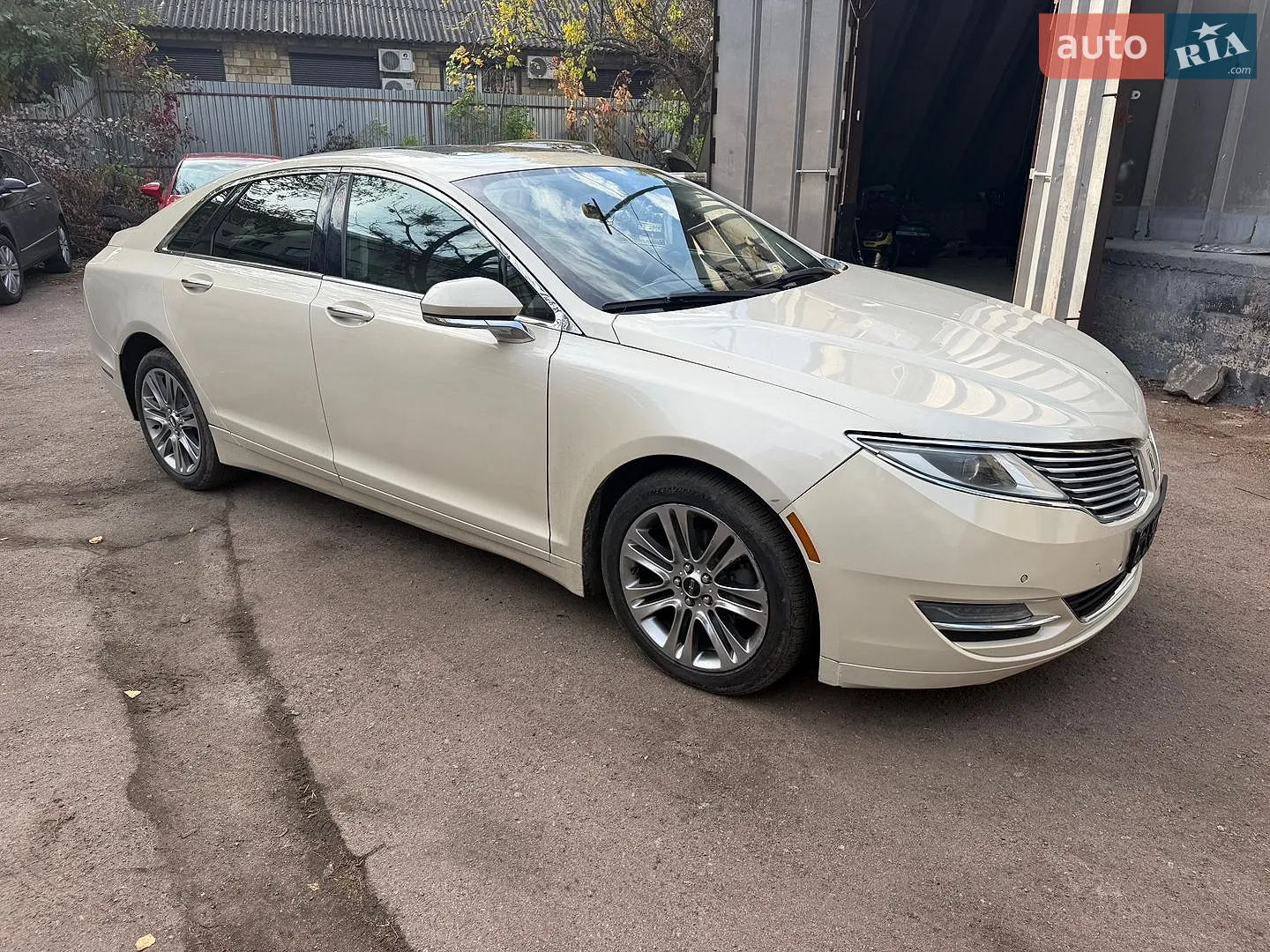 Lincoln MKZ, 2014